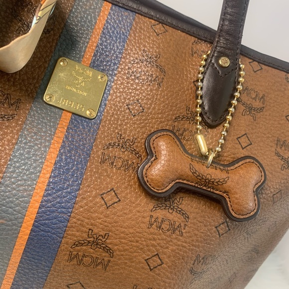 Authentic MCM Medium Tote - Picture 3 of 16